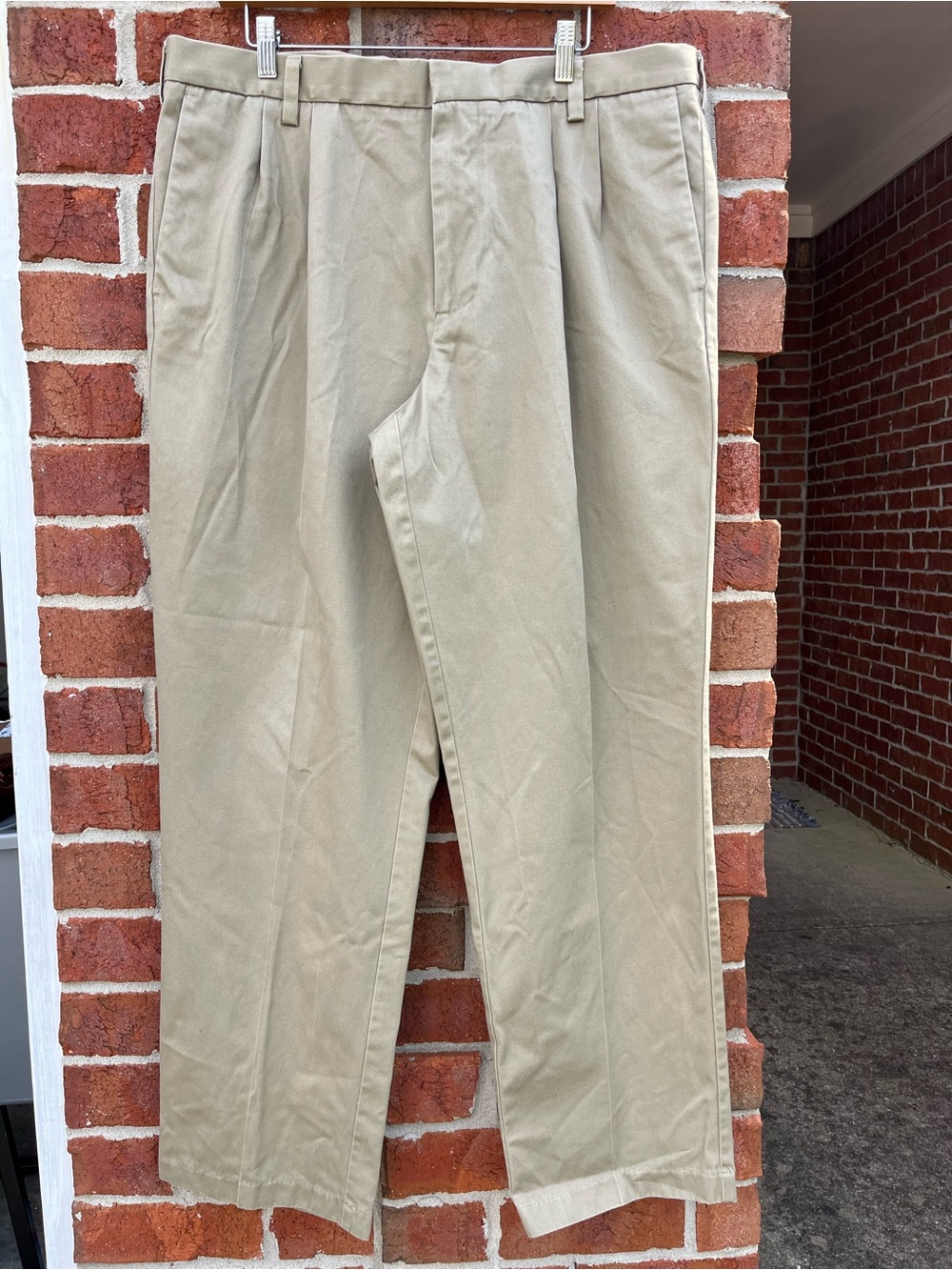 Dockers D3 Khaki Pants Mens Size 40x32 Tan Classic Fit Flat Front Chinos Cotton